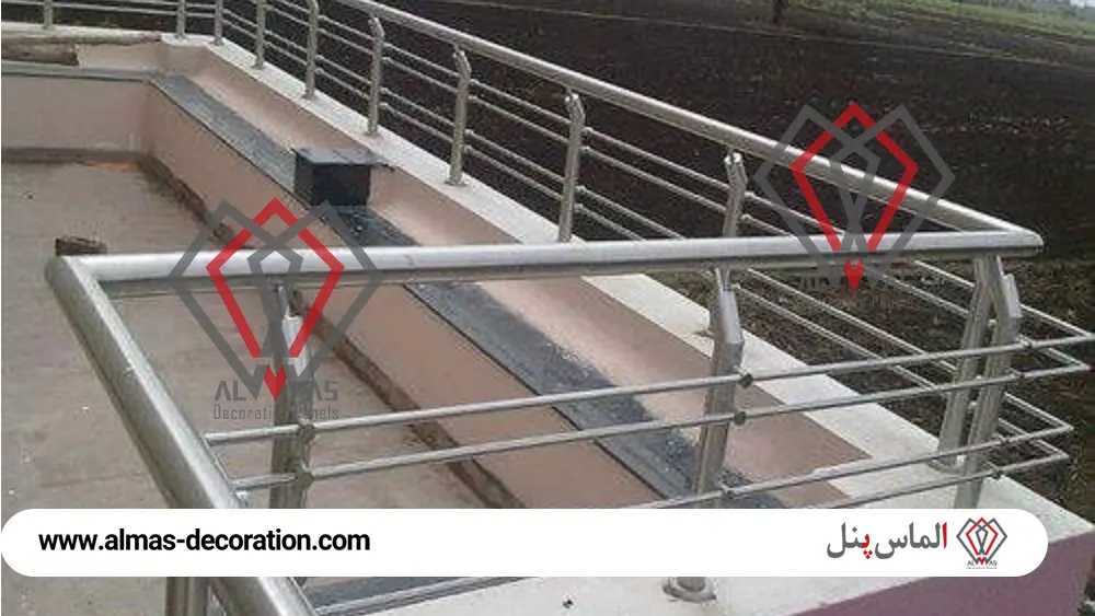 نرده فلزی پشت بام